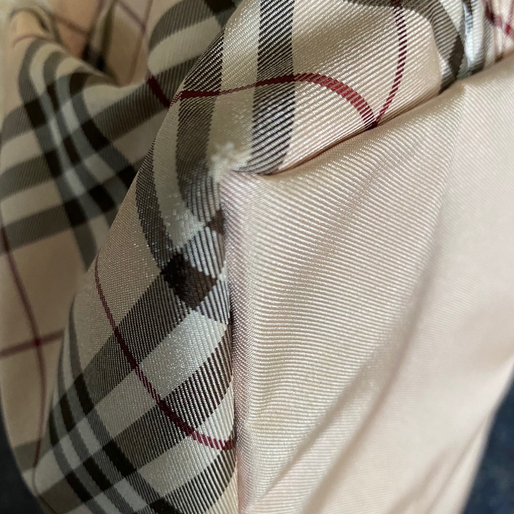 Burberry - Picture 9 of 11